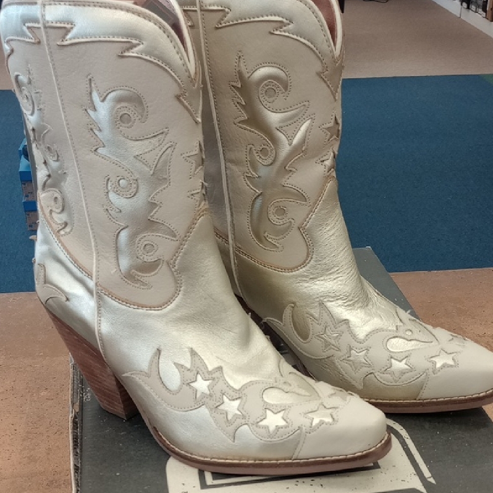 Dingo Gold and Cream Heeled Boots with Intricate Embroidery